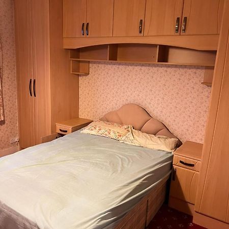 Whitby Road House Διαμέρισμα Canvey Island Εξωτερικό φωτογραφία